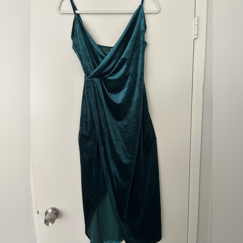 Chic Asymmetrical Green Velvet Dress